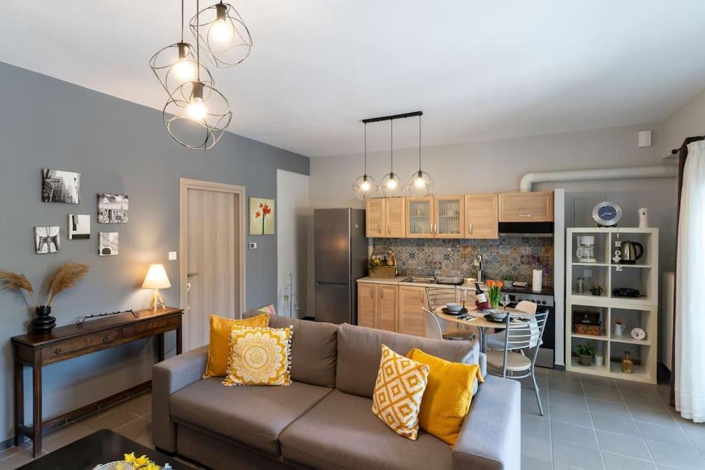Elenis Cozy Apartment Yenişehir Dış mekan fotoğraf